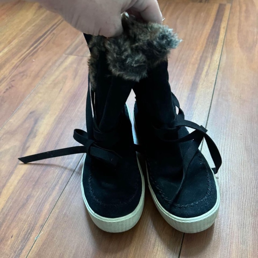Women's Toms Vista Waterproof Tie Boots With Faux Fur Lining-Size 7.5